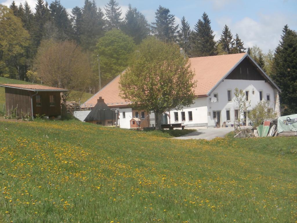B&B La Ferme De Pouillerel La Chaux De Fonds Екстер'єр фото